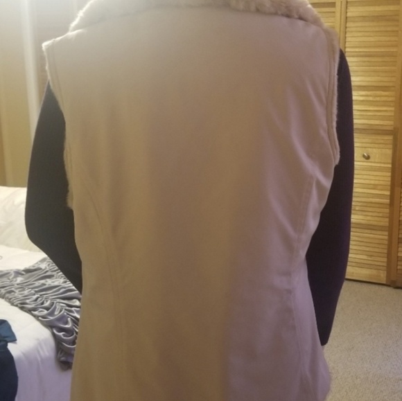 Kristen Blake faux fur fully reversible vest - Picture 6 of 7